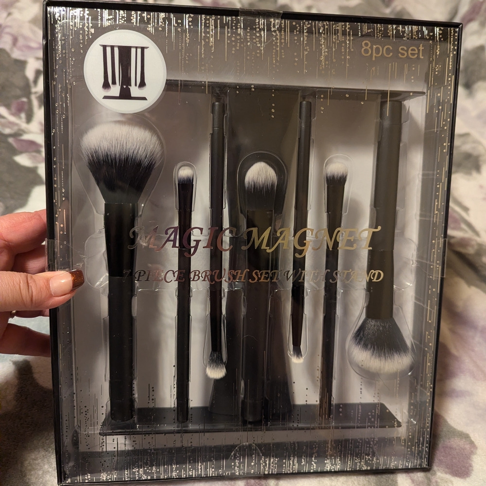 8-Piece Black and White Makeup Brush Set
